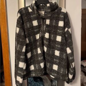 LOFT like new Sherpa quarter button